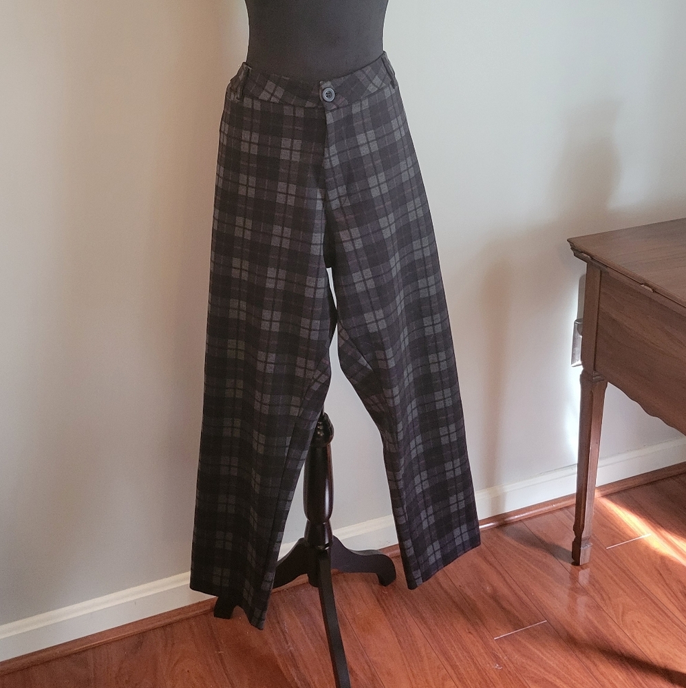 Kut black and red plaid ankle pants 20W